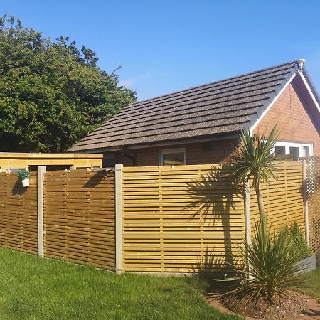 Grove Lodge Pembrokeshire มิลฟอร์ดเฮเวน ภายนอก รูปภาพ