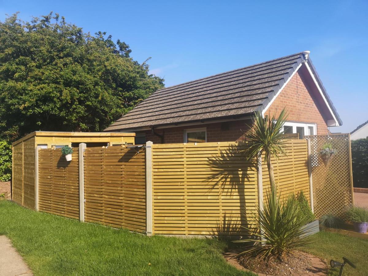 Grove Lodge Pembrokeshire มิลฟอร์ดเฮเวน ภายนอก รูปภาพ